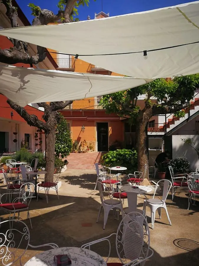 Hostal Plaja I Pati De Can Plaja 팔라프루헬
