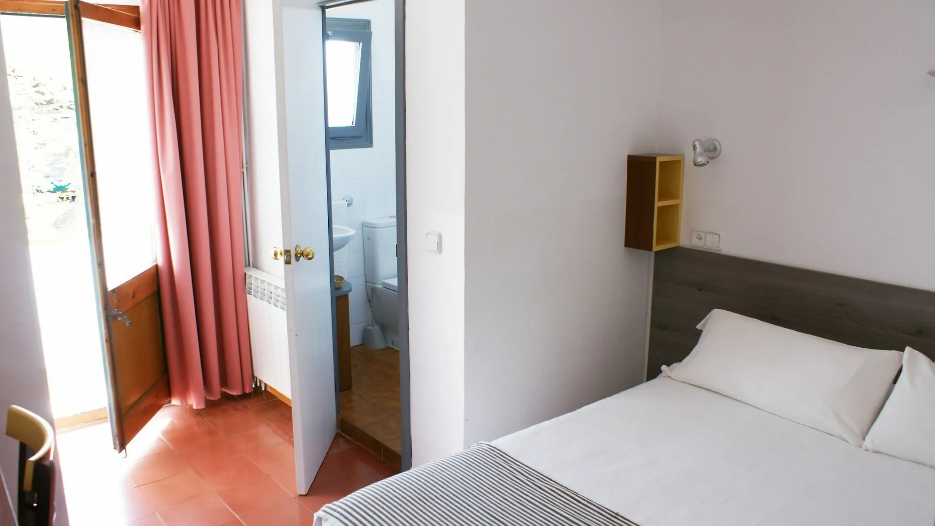 بيت ضيافة Hostal Plaja I Pati De Can Plaja بالافروجيل
